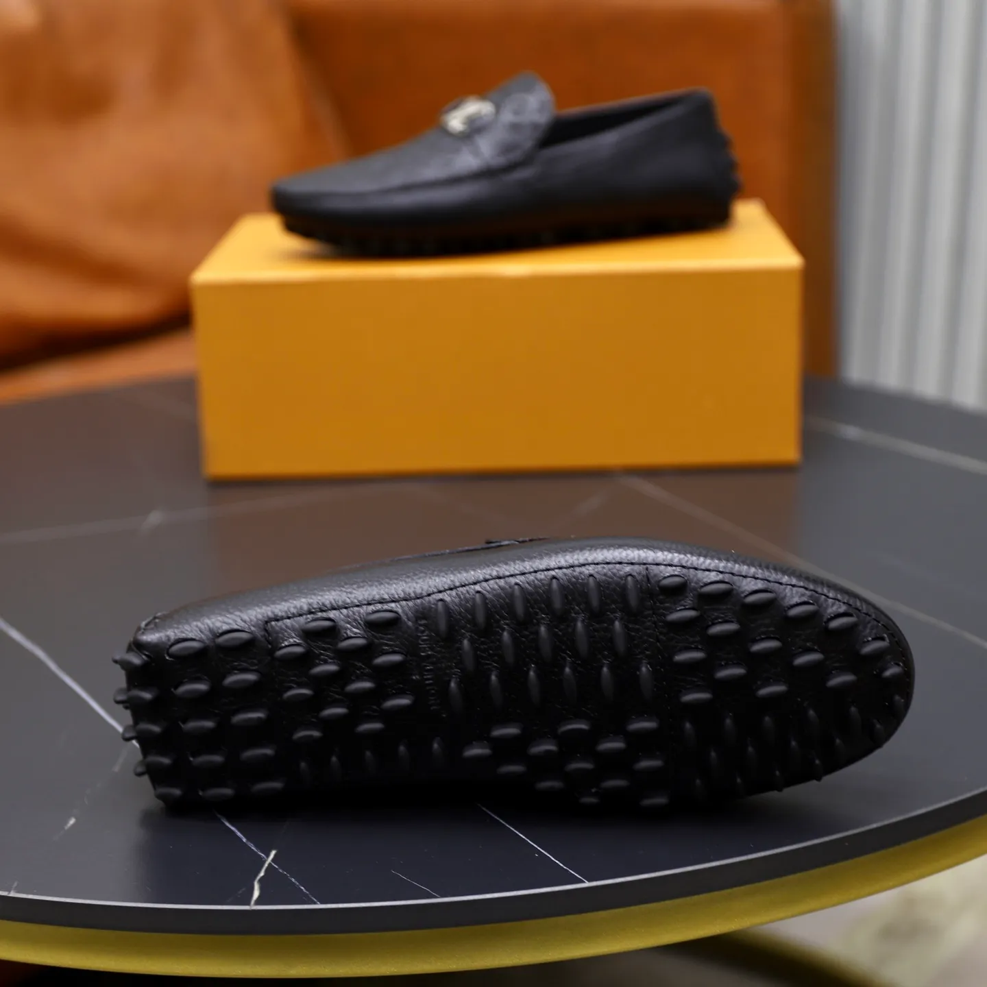 Ex-factory price: 480💰【LV】Louis Vuitton ⚠️High-end men’s driving and pedal series ⚠️38-44 (customized for 45) ⚠️All original cowhide leather! Thick and soft! Made entirely of calfskin lining! The latest non-slip beanie sole! Three-dimensional package technology! Fashionable and classic! Handicrafts! Original high quality! Feel free to compare!